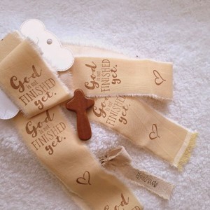 Kézzel festett és bélyegzett, tépett, pamutszalag, Bibliai, igés, felirattal- krém-008, , , MESKA