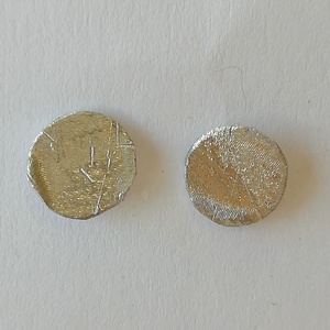 Minimál mini kör fülbevaló alumíniumból - Meska.hu