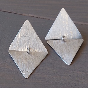 Háromszögek fülbevaló alumíniumból , Ékszer, Fülbevaló, Lógó fülbevaló, Ékszerkészítés, MESKA