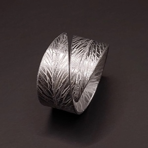 Levél formájú minimál gyűrű alumíniumból  - ékszer - gyűrű - fonódó gyűrű - Meska.hu