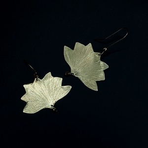 Különleges Lótuszvirág fülbevaló sárgarézből  - ékszer - fülbevaló - lógó fülbevaló - Meska.hu