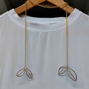 Levél medálos lánc sárgarézből, arany színű láncon - ékszer - nyaklánc - medálos nyaklánc - Meska.hu