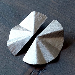 Geometrikus fülbevaló alumíniumból - ékszer - fülbevaló - pötty fülbevaló - Meska.hu