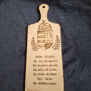 Kézműves díszvágódeszka - Magyar címerrel és Házi Áldással - Meska.hu