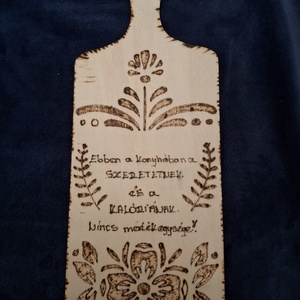 Szeretet és Kalória � Egyedi, pirográf díszdeszka konyhába - otthon & életmód - dekoráció - dísztárgy - Meska.hu