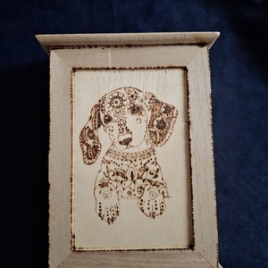 ? Tacskó-lak � Kézzel égetett, egyedi fa kulcsszekrény, Otthon & Életmód, Dekoráció, Fali és függő dekoráció, Fali kulcstartó, Gravírozás, pirográfia, MESKA