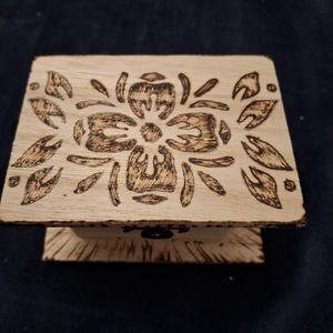 Titkaim Őrzője � Népi motívumos, kézzel égetett ékszertartó fadobozka, Ékszer, Ékszertartó, Ékszerdoboz, , MESKA