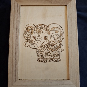 Bölcs Elefánt � Kézzel égetett, egyedi fa kulcsszekrény � - Meska.hu