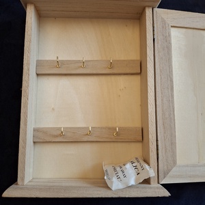 Bölcs Elefánt � Kézzel égetett, egyedi fa kulcsszekrény � - otthon & életmód - dekoráció - fali és függő dekoráció - fali kulcstartó - Meska.hu