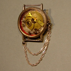Steampunk óraházas kitűző - Meska.hu