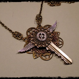 Steampunk kulcs medálos nyaklánc, filigránnal -  - Meska.hu