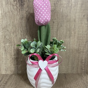 Textil tulipán kaspóban. Rózsaszín, Otthon & Életmód, Dekoráció, Asztal és polc dekoráció, Asztaldísz, Varrás, MESKA