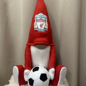 Liverpool ülő manó - Meska.hu