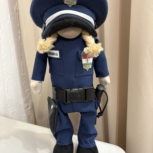 Rendőr manólány - Meska.hu