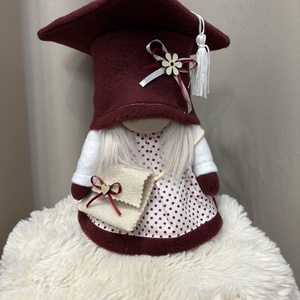 Ballagó manólány .Bordó - Meska.hu