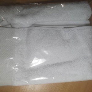 Nagy törölköző, hímzett felirattal - otthon & életmód - fürdőszoba - törölköző - Meska.hu