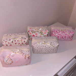 Aurora Lace Coquette Vintage csipkés neszesszer, romantikus sminktáska, masnival és csipkével - táska & tok - neszesszer - Meska.hu