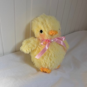 �Mae Húsvéti Coquette Csibe Plüss, Kézműves Tavaszi Dekoráció Rózsaszín Masnival és Gyöngyös Szívvel - játék & sport - plüssállat & játékfigura - madár - Meska.hu