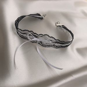 Anastasia Choker - csipke nyakpánt szalaggal, fém kapoccsal - ékszer - nyaklánc - nyakpánt, gallér - Meska.hu
