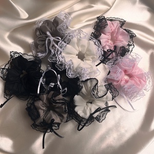 Selene Scrunchies - hajgumi, csipkével, szatén szalaggal - fekete - ruha & divat - hajdísz & hajcsat - hajgumi - Meska.hu