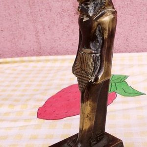 Ramszesz. Egyiptomi fáraó bronz szobra hieroglifákkal díszítve - művészet - szobor - fém - Meska.hu