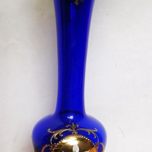 Egyedi szépségű kék aranyozott Bohemia váza dús eklektikus zománc festéssel, Otthon & Lakás, Dekoráció, Virágdísz és tartó, Váza, Üvegművészet, MESKA