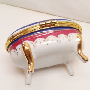 Rózsás ovális lábakon álló ékszeres szelence porcelánból - ékszer - ékszertartó - ékszerdoboz - Meska.hu