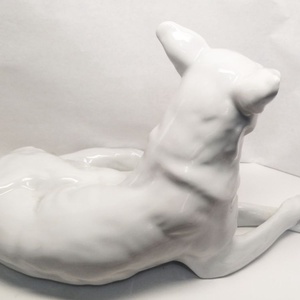 Herendi nagy méretű fekvő kutya porcelán figura, fehér mázas, jelzett számozott - művészet - szobor - kerámia - Meska.hu