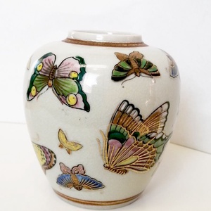 Pillangós retró japán Satsuma porcelán váza. Hibátlan különlegesség. - otthon & életmód - dekoráció - virágdísz és tartó - váza - Meska.hu