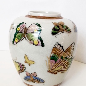 Pillangós retró japán Satsuma porcelán váza. Hibátlan különlegesség. - otthon & életmód - dekoráció - virágdísz és tartó - váza - Meska.hu
