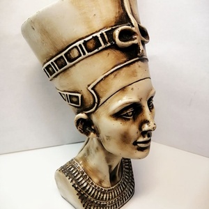 Nefertiti az egyiptomi Ehnaton fáraó felesége, Égetett mázas gipsz szobor, Művészet, Szobor, Kerámia, Kerámia, MESKA