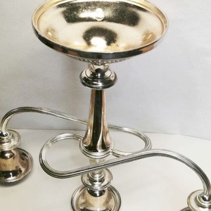 Ezüstözött neobarokk stílusú ívelt karos asztali gyertyatartó. Retro iparművészeti alkotás - otthon & életmód - gyertya, illat, aroma - gyertyatartó - Meska.hu