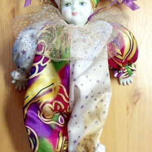Porcelán fejű bohóc baba selyem öltözetben - művészet - más gyűjtemények - Meska.hu