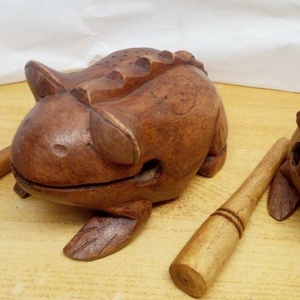 Békahangszer páros természetes fából kézműves iparművészeti munka Indonéziából - könyv & zene - hangszer & hangszertok - Meska.hu