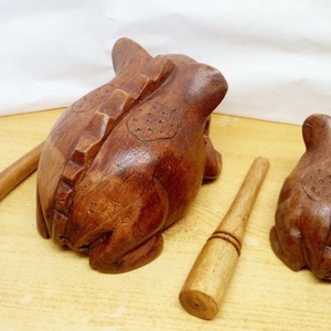 Békahangszer páros természetes fából kézműves iparművészeti munka Indonéziából - könyv & zene - hangszer & hangszertok - Meska.hu