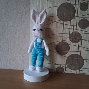 Nyuszi kék nadrágban - Meska.hu