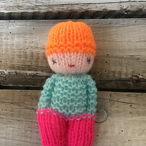 Cuki kötött baba - játék & sport - plüssállat & játékfigura - manó - Meska.hu