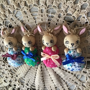 Huncut nyuszi bébik pólyácskában - kellékek & szerszámok - rövidáru - fonal, cérna - Meska.hu