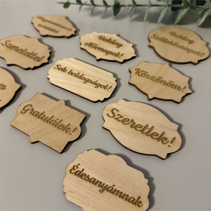 Egyedi gravírozott virágkísérő táblák  Személyre szabott üzenetekkel, Kellékek & szerszámok, Dekorációs kellékek, Egyéb kellékek, Famegmunkálás, MESKA