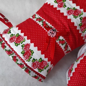 Piros virágmintás edényfogókesztyű fedőfogóval - otthon & életmód - konyhafelszerelés, tálalás - konyhai textil - edényfogó & edényfedő - Meska.hu