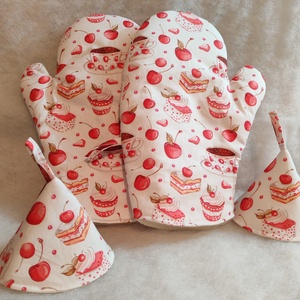 Meggyes sütemény � sütőkesztyű és fedőfogók - otthon & életmód - konyhafelszerelés, tálalás - konyhai textil - edényfogó & edényfedő - Meska.hu