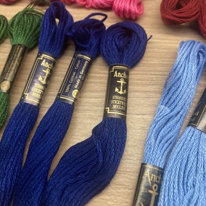 18 db Hímzőfonal Anchor - kellékek & szerszámok - rövidáru - fonal, cérna - hímzőfonal - Meska.hu
