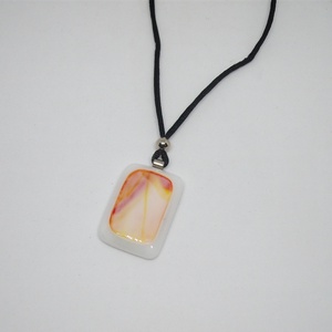 ÜVEGMEDÁL, fehér-narancsos , Ékszer, Nyaklánc, Medálos nyaklánc, Ékszerkészítés, Üvegművészet, MESKA