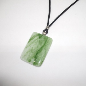ÜVEGMEDÁL, mohazöld, Ékszer, Nyaklánc, Medálos nyaklánc, Ékszerkészítés, Üvegművészet, MESKA