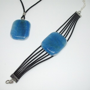 ÜVEG MEDÁL KARKÖTŐVEL türkiz színű üvegből - Meska.hu