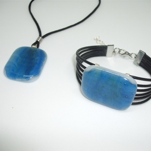 ÜVEG MEDÁL KARKÖTŐVEL türkiz színű üvegből - ékszer - ékszerszett - Meska.hu