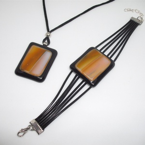 ÜVEG MEDÁL KARKÖTŐVEL, fekete-barnás-narancsos színű - ékszer - nyaklánc - medálos nyaklánc - Meska.hu