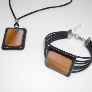 ÜVEG MEDÁL KARKÖTŐVEL, fekete-barnás-narancsos színű, Ékszer, Nyaklánc, Medálos nyaklánc, Ékszerkészítés, Üvegművészet, MESKA