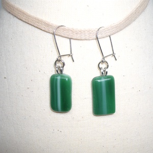 ÜVEG FÜLBEVALÓ, zöld, Ékszer, Fülbevaló, Lógó fülbevaló, Ékszerkészítés, Üvegművészet, MESKA