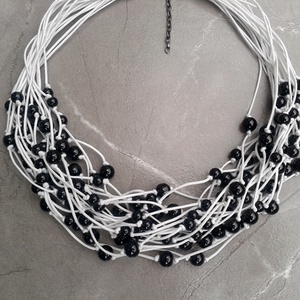 L1771 Ivory and Ebony nyaklánc - 30% AKCIÓ , Ékszer, Nyaklánc, Gyöngyös nyaklánc, Ékszerkészítés, Varrás, Meska
